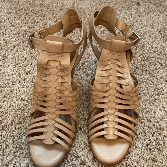Gianni Bini “Heart Braker” Caged Leather Heels - Picture 8 of 10